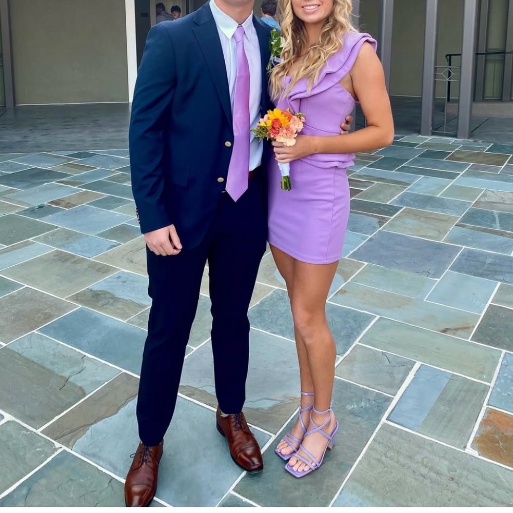 Lavender hello Molly dress size small worn once. - Picture 3 of 5